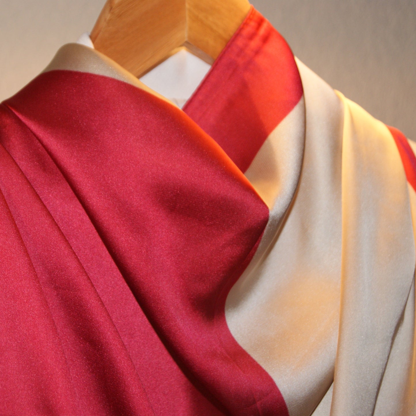 Rote Eleganzbox