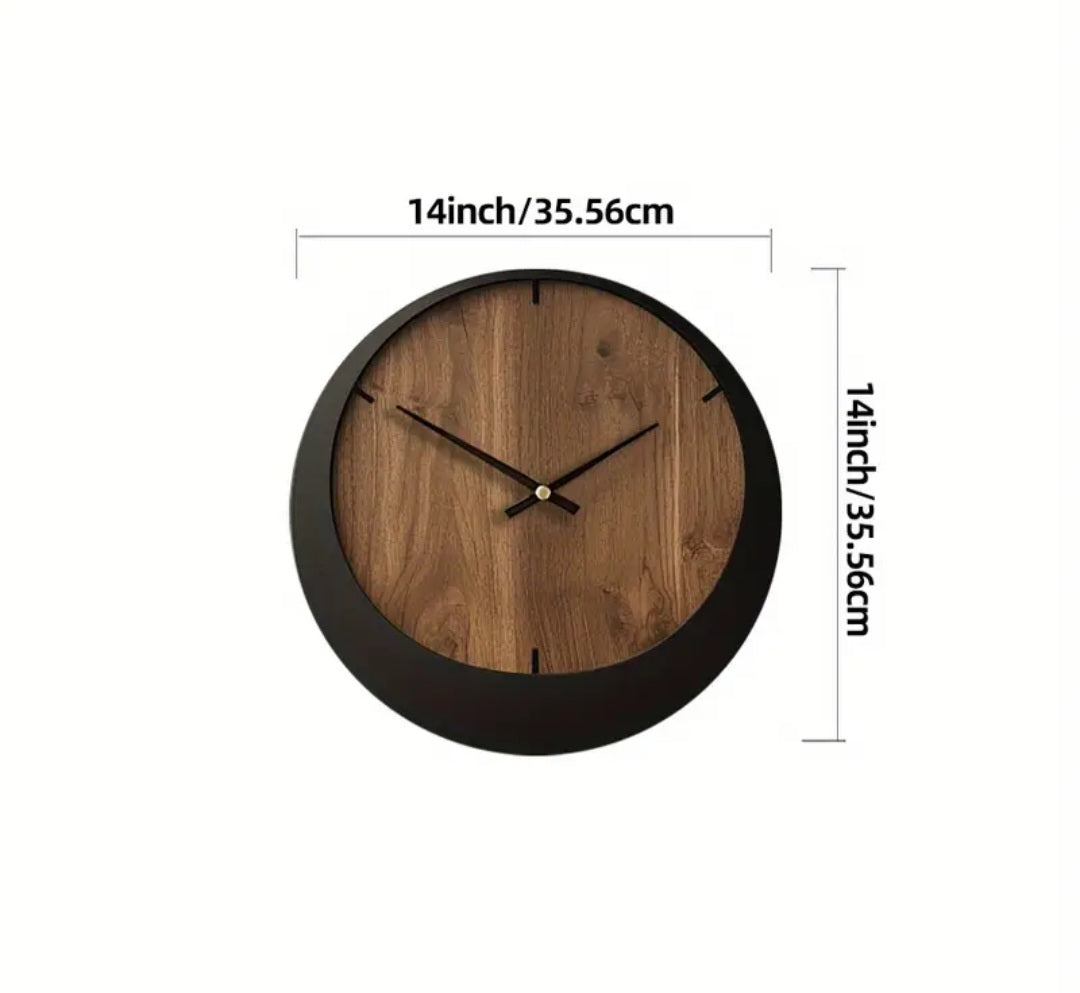 Wanduhr aus Holz